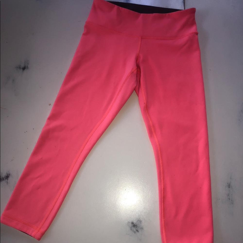 Lululemon Wonder Under Crop 6 reversible mid rise